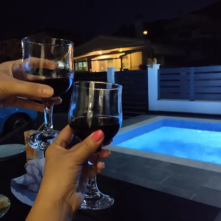 Luxury Victoria,