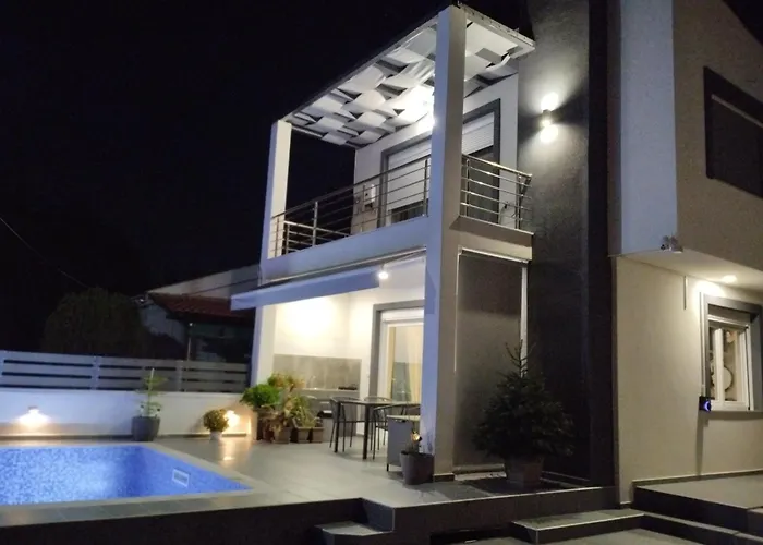 Luxury Victoria, Villa