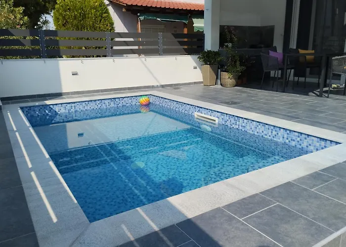 Luxury Victoria, Villa Nea Iraklitsa