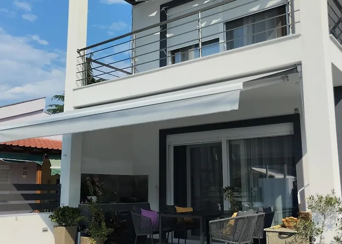 Luxury Victoria, Βίλα Nea Iraklitsa