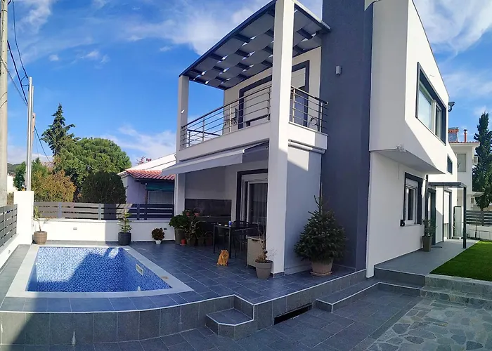 Luxury Victoria, * Nea Iraklitsa